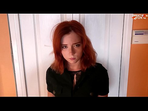 ❤️ Ochranka potrestala peknú ženu za krádež v obchode - sperma v ústach ☑ Sex na nás ❌️❤